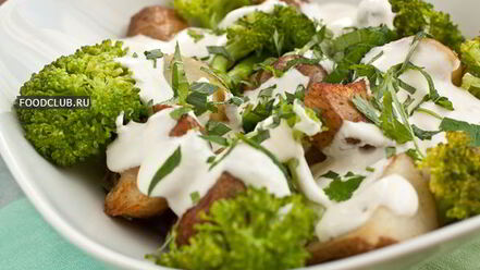 Рецепт картофельного салата с брокколи, мелиссой и тархуном