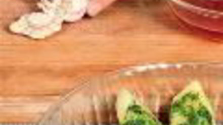 Рецепт картофельного салата с грибами и печеным чесноком