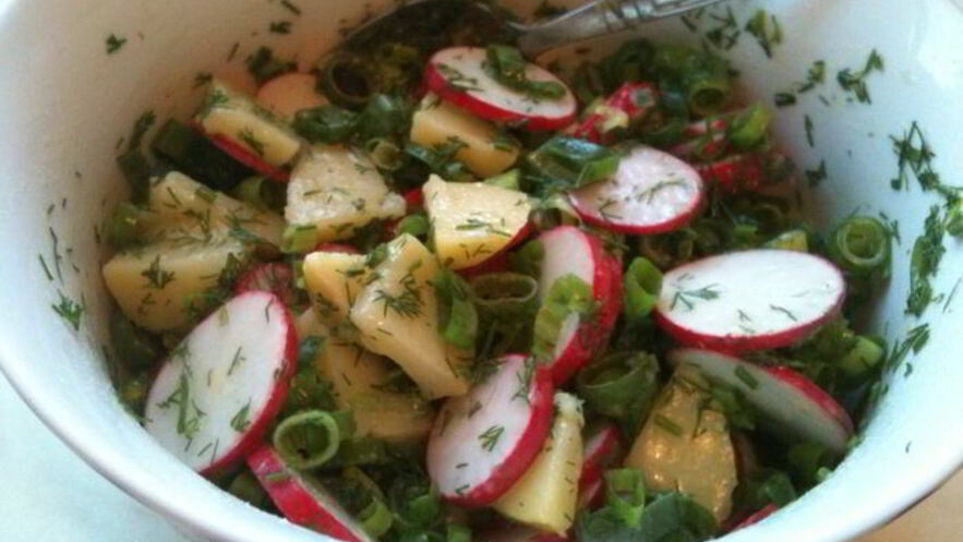 Рецепт картофельного салата с редисом