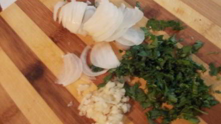 Рецепт картофельного салата с сельдью и горчичной заправкой любят все