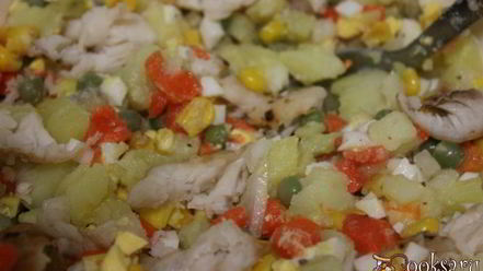 Рецепт картофельного салата с жареной тилапией