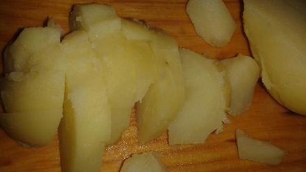 Рецепт картофельного салата со шпинатом