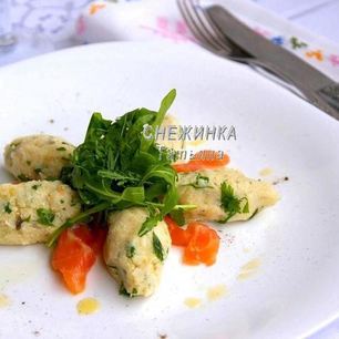 Рецепт Салата из картофеля с рикоттой, каперсами и семгой