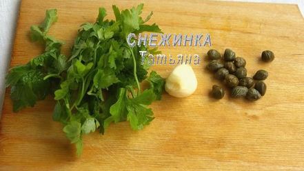 Рецепт салата из картофеля с рикоттой, каперсами и семгой