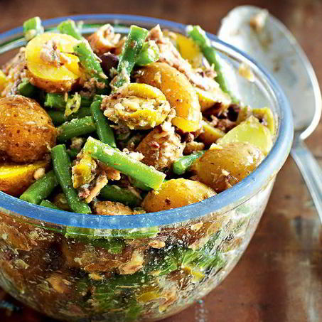 Рецепт Салата из молодого картофеля с сардинами