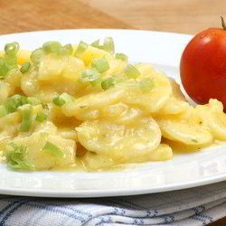 Рецепт Салата из молодого картофеля с зеленым луком