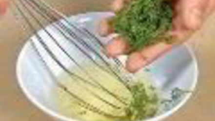 Рецепт салата из молодого картофеля со скумбрией