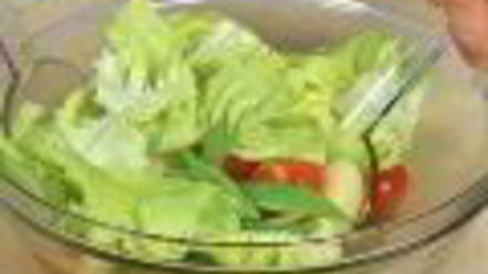 Рецепт салата из молодого картофеля со скумбрией