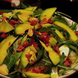 Рецепт Салата из молодой спаржи с картофеле, авокадо и рукколой