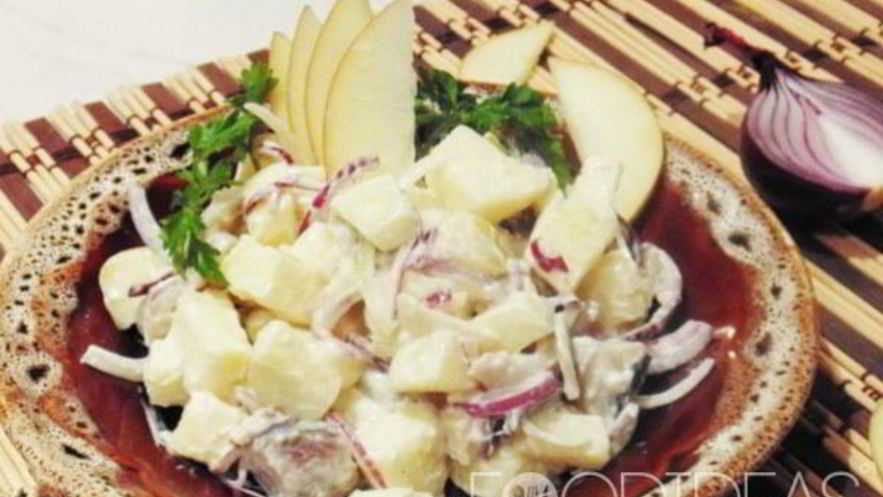 Рецепт салата с картофелем, селедкой и яблоком