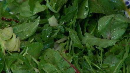 Рецепт салата с молодым картофелем, редисом и кижучем