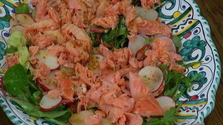 Рецепт салата с молодым картофелем, редисом и кижучем