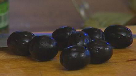 Рецепт салата с запеченным картофелем, беконом и помидорами