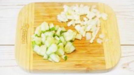 Рецепт крабового салата с жареным перцем и авокадо