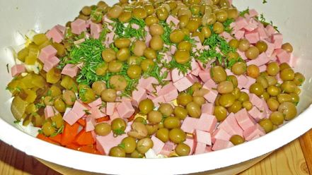 Рецепт оливье классический с солеными огурцами