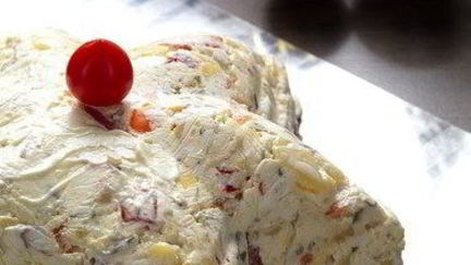 Рецепт Оливье с красным сладким перцем и кислым яблоком