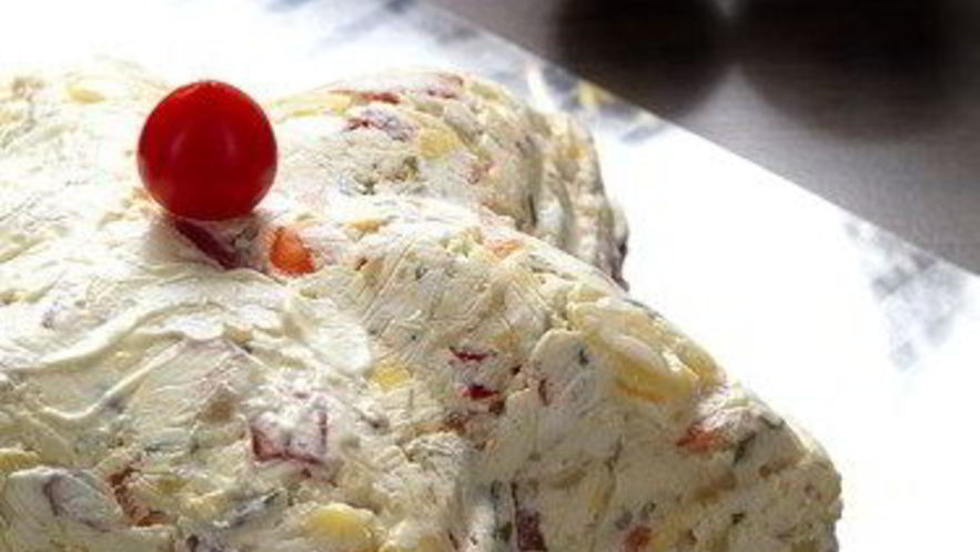 Рецепт оливье с красным сладким перцем и кислым яблоком