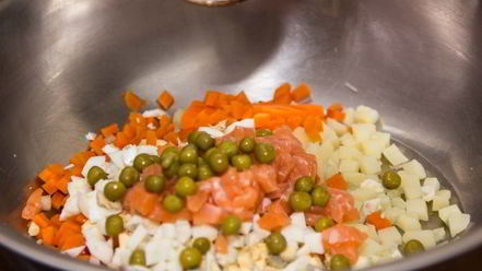 Рецепт оливье со слабосоленой семгой