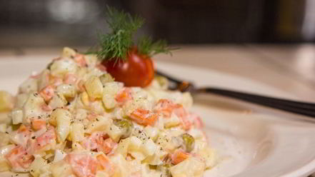 Рецепт оливье со слабосоленой семгой