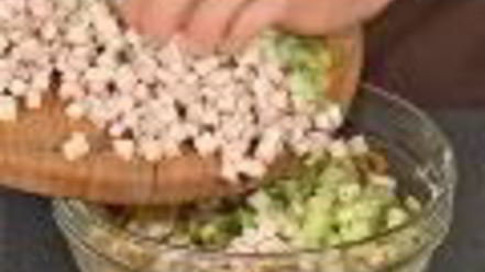 Рецепт салата оливье с острым майонезом