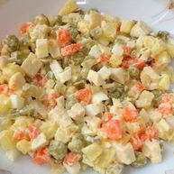 Рецепт Салата Оливье с кальмарами