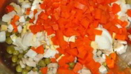 Рецепт салата оливье с кальмарами