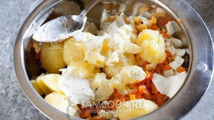 Рецепт салата оливье с колбасой и свежим огурцом