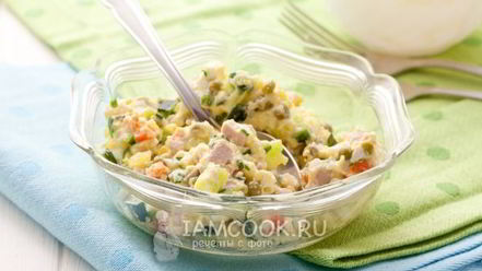 Рецепт салата оливье с колбасой и свежим огурцом