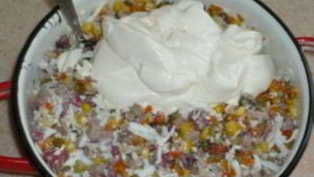 Рецепт салата оливье с копченой колбасой