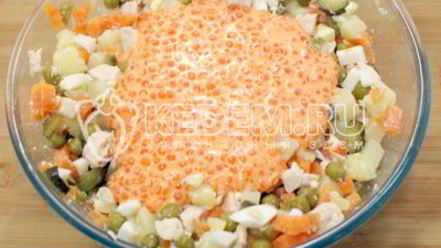 Рецепт салата оливье с курицей и икорной закуской