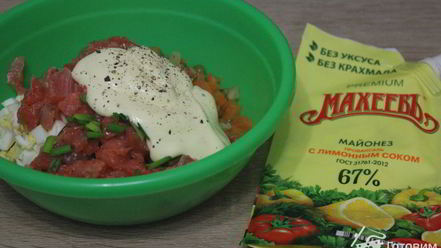 Рецепт салата оливье с семгой и красной икрой