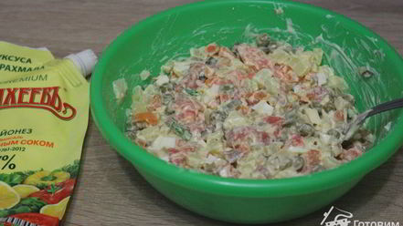 Рецепт салата оливье с семгой и красной икрой