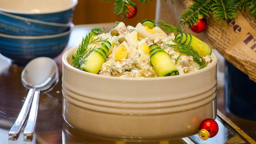 Рецепт салата оливье с языком и свежим огурцом