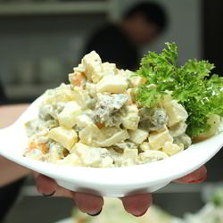 Рецепт Салата оливье со свининой