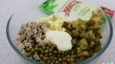 Рецепт салата оливье со свининой