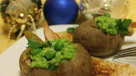 Рецепт салата оливье в картофельных бочонках