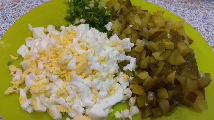 Рецепт салата оливье в майонезном блинчике