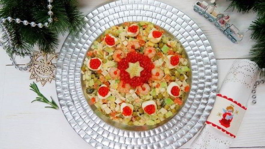 Рецепт современного оливье с авокадо