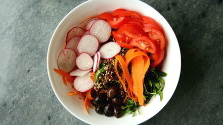 Рецепт овощного салата с киноа