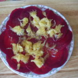 Рецепт Салата из молодой свеклы с апельсинами