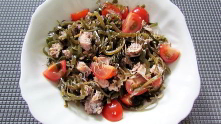 Рецепт салата из морской капусты с яйцом