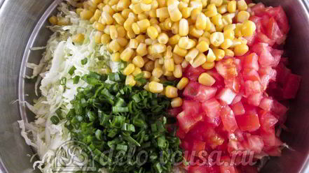 Рецепт салата из пекинской капусты и кукурузы