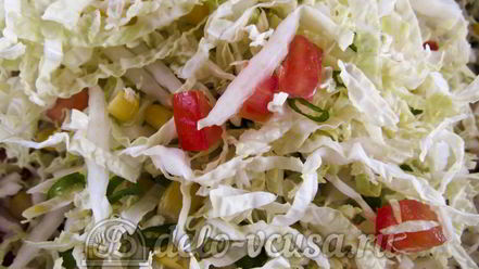 Рецепт салата из пекинской капусты и кукурузы