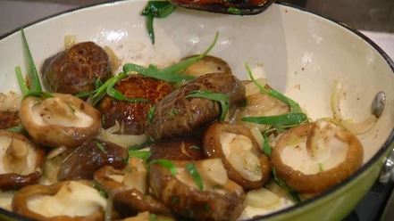 Рецепт салата из пшеницы с грибами