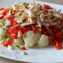 Салат из цветной капусты с яблоками