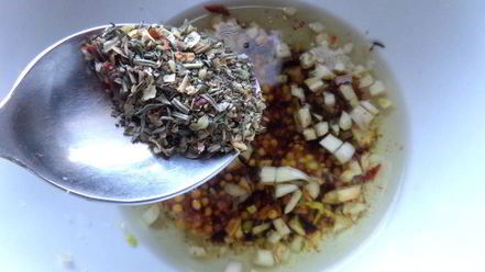 Рецепт салата из зелени с оливками