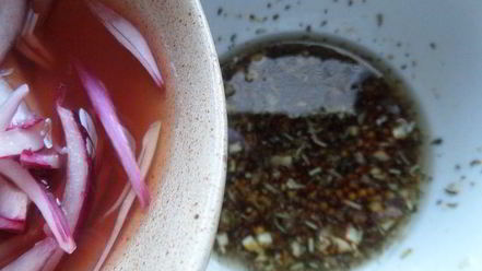 Рецепт салата из зелени с оливками