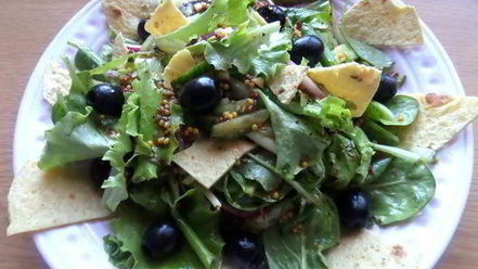 Рецепт салата из зелени с оливками