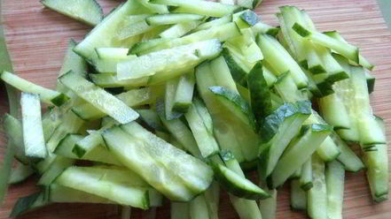 Рецепт салата из зелени с оливками