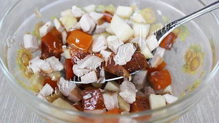 Рецепт салата куриного с хурмой и яблоками